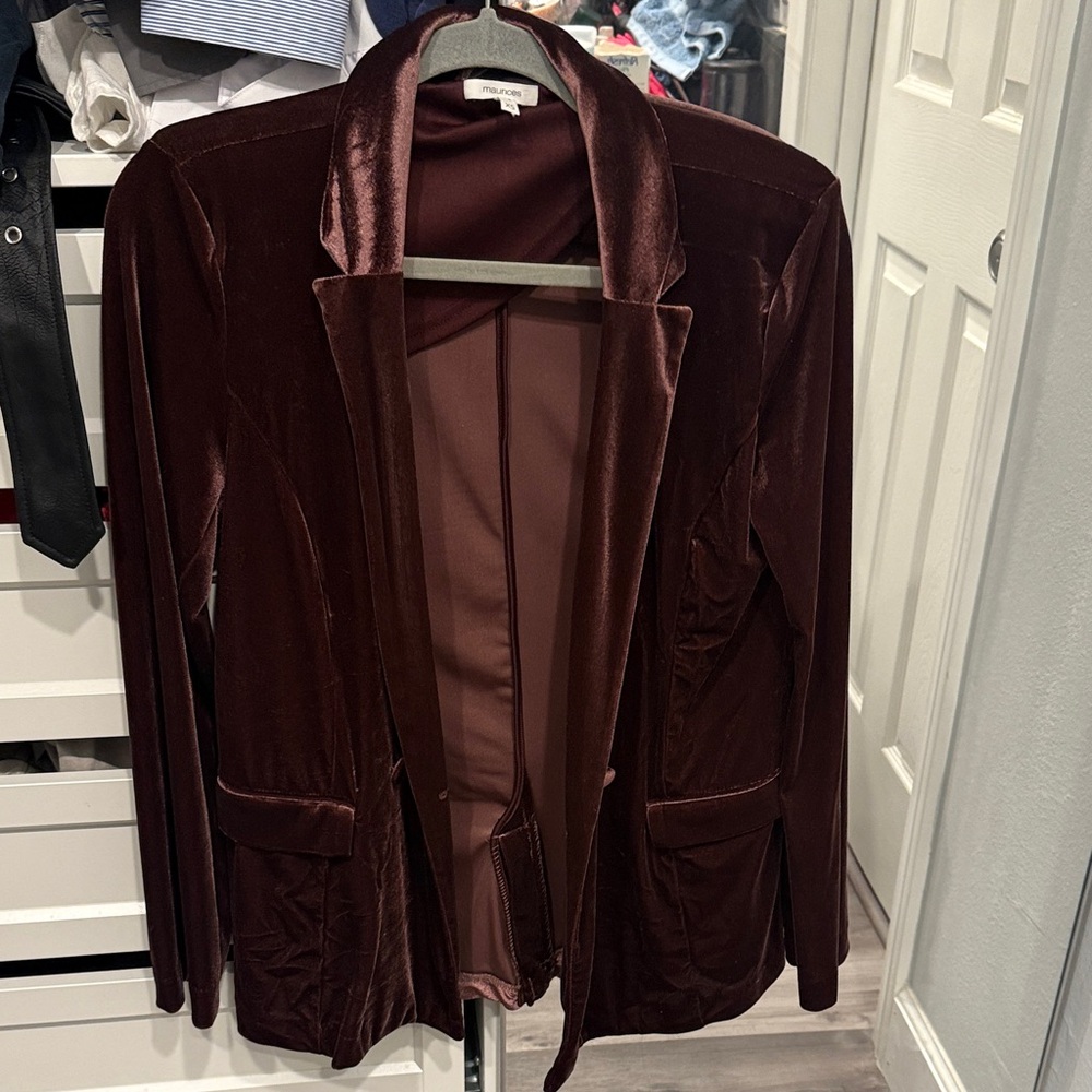 Maurice’s Velvet Blazer in Deep Burgundy